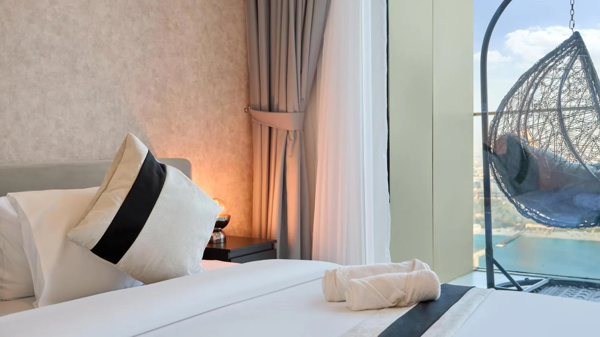 Luxury 2Br Apartment In Grand Bleu Tower At Emaar Beachfront - High Floor With Marina And City View, Private Beach Access By Stayfinity Dubai