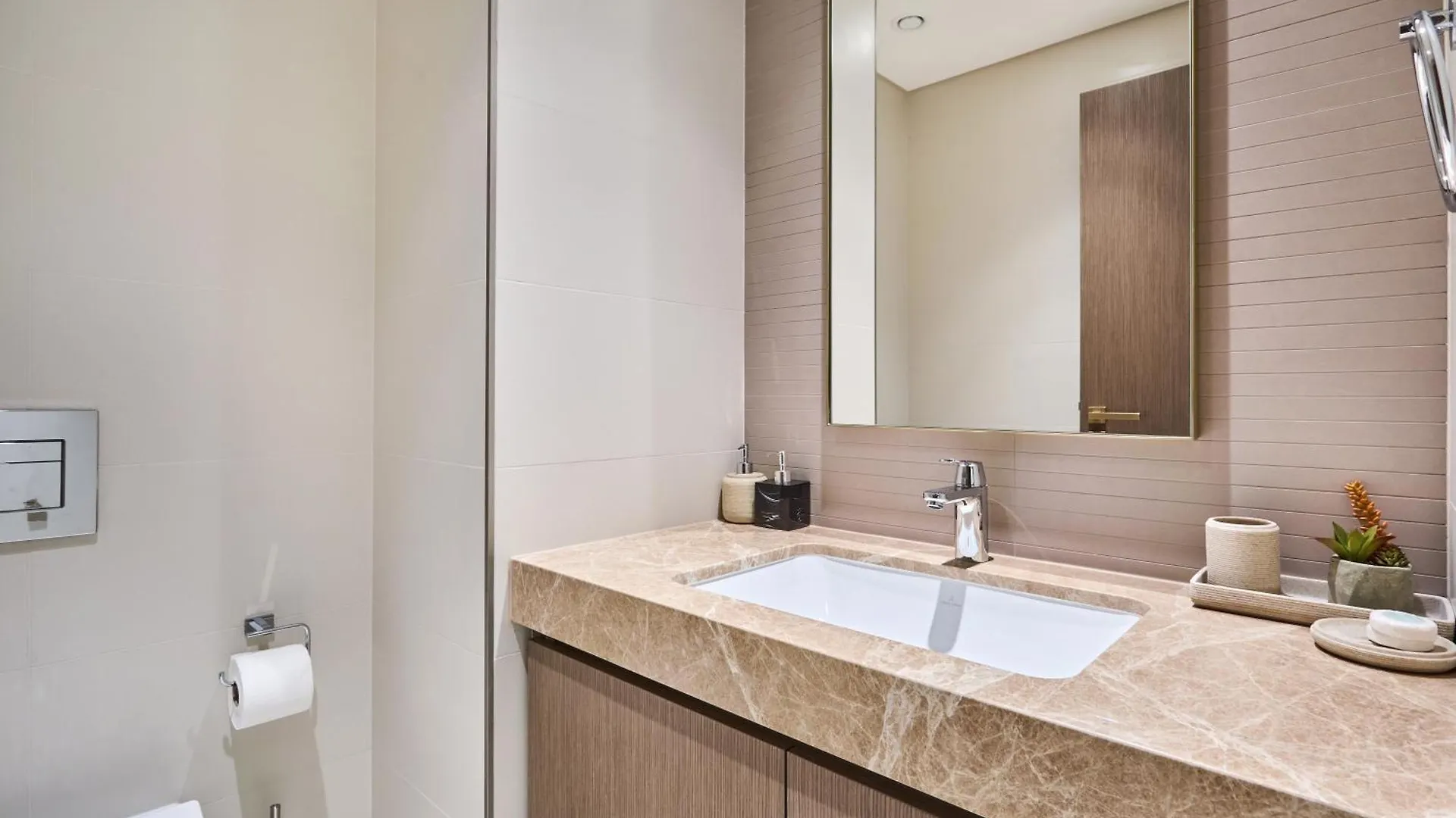 Luxury 2Br Apartment In Grand Bleu Tower At Emaar Beachfront - High Floor With Marina And City View, Private Beach Access By Stayfinity Dubai