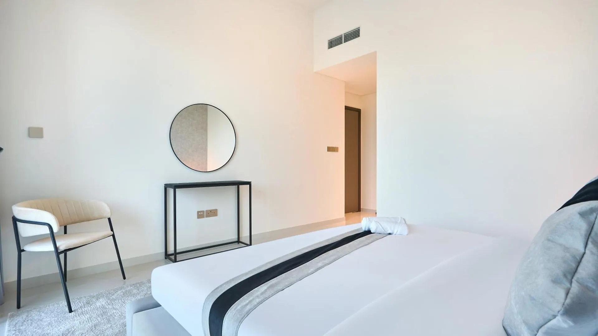 Luxury 2Br Apartment In Grand Bleu Tower At Emaar Beachfront - High Floor With Marina And City View, Private Beach Access By Stayfinity Dubai