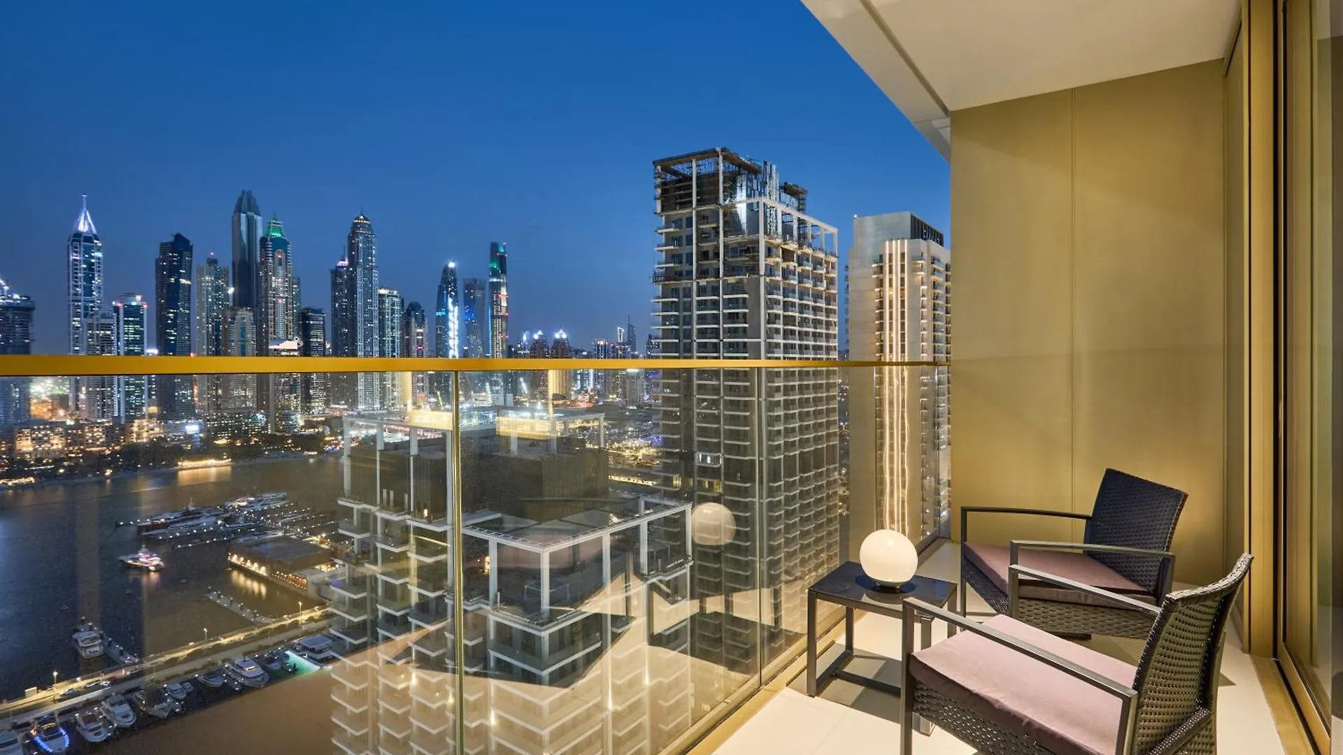 Luxury 2Br Apartment In Grand Bleu Tower At Emaar Beachfront - High Floor With Marina And City View, Private Beach Access By Stayfinity Dubai