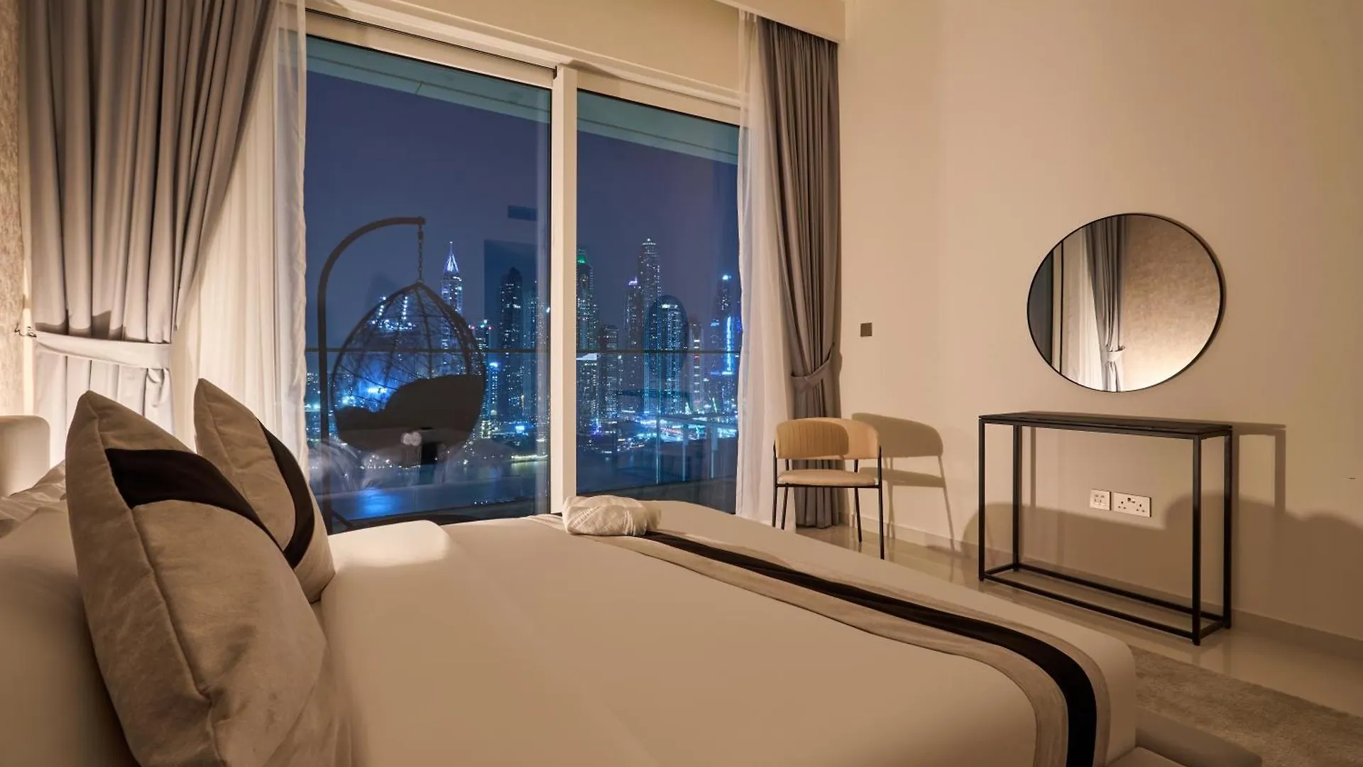 Luxury 2Br Apartment In Grand Bleu Tower At Emaar Beachfront - High Floor With Marina And City View, Private Beach Access By Stayfinity Dubai