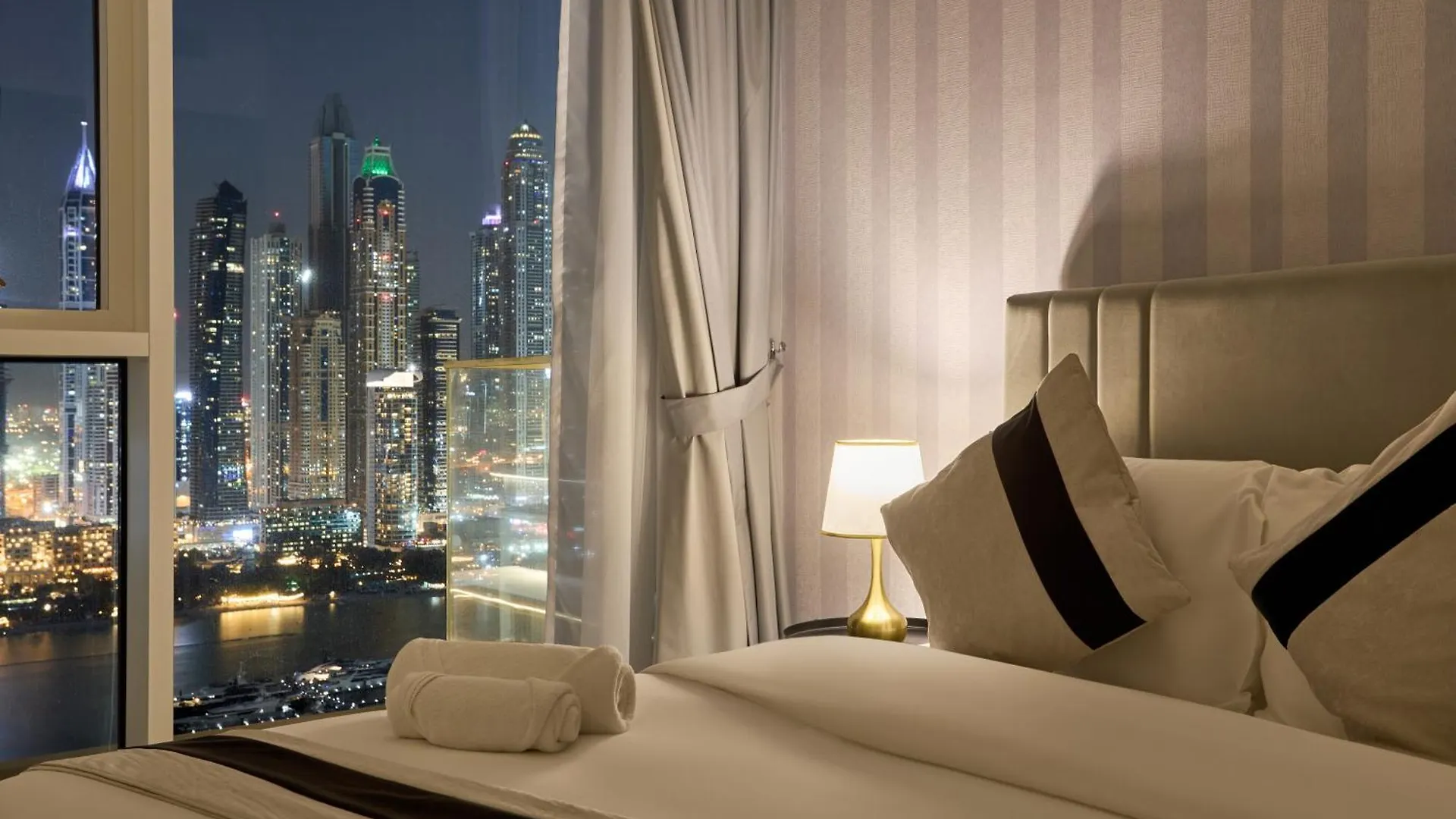 Luxury 2Br Apartment In Grand Bleu Tower At Emaar Beachfront - High Floor With Marina And City View, Private Beach Access By Stayfinity Dubai 0*,