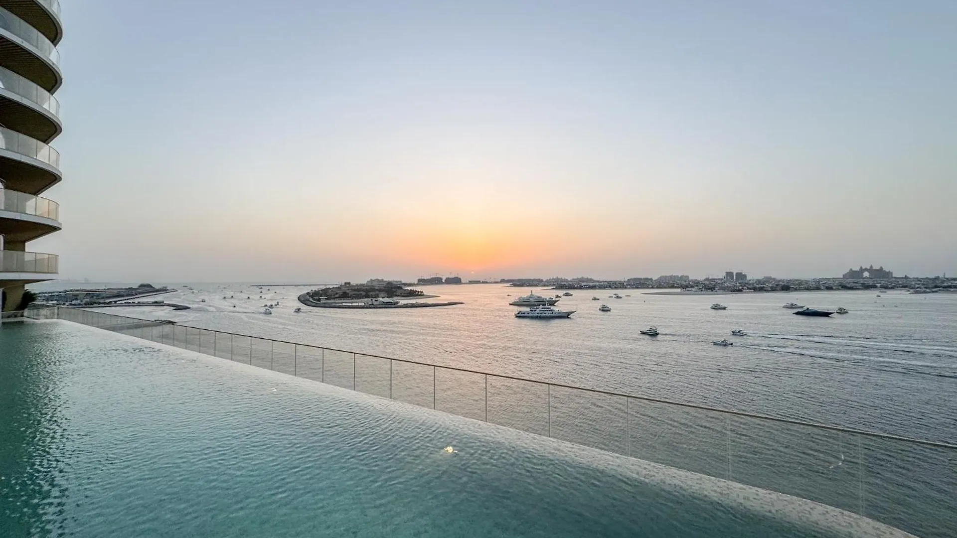 Luxury 2Br Apartment In Grand Bleu Tower At Emaar Beachfront - High Floor With Marina And City View, Private Beach Access By Stayfinity Dubai United Arab Emirates