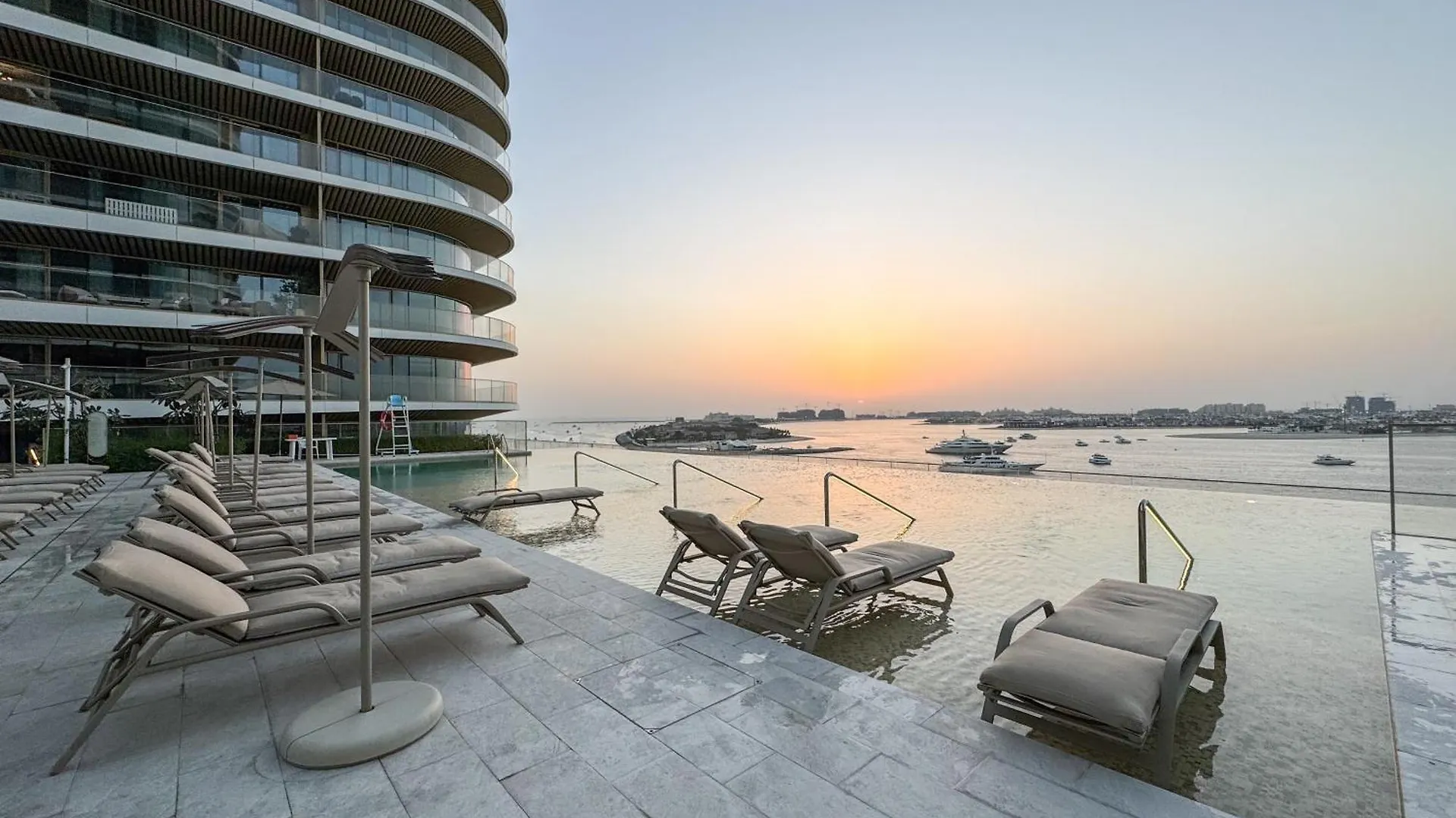 Luxury 2Br Apartment In Grand Bleu Tower At Emaar Beachfront - High Floor With Marina And City View, Private Beach Access By Stayfinity Dubai