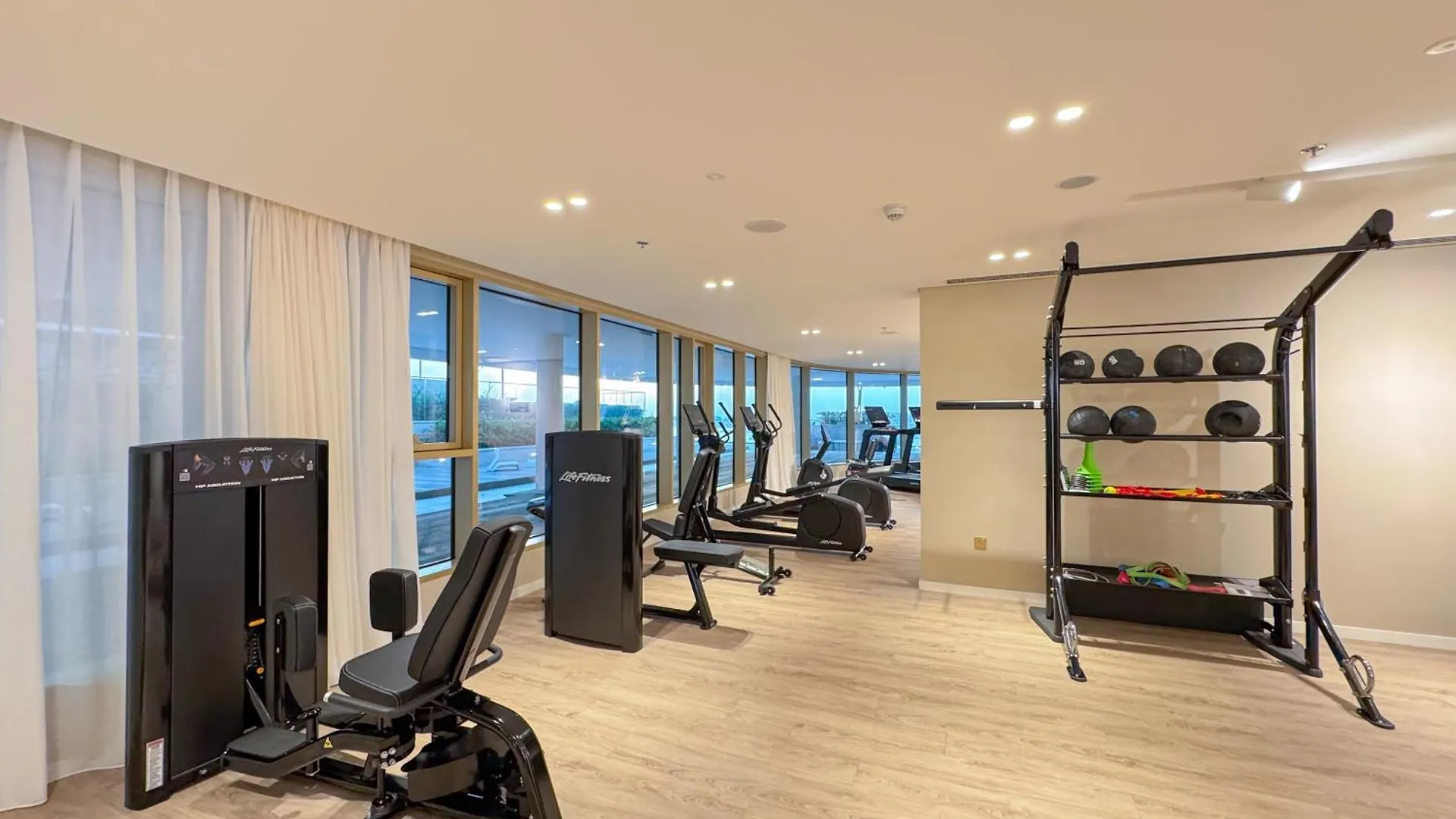 Luxury 2Br Apartment In Grand Bleu Tower At Emaar Beachfront - High Floor With Marina And City View, Private Beach Access By Stayfinity Dubai