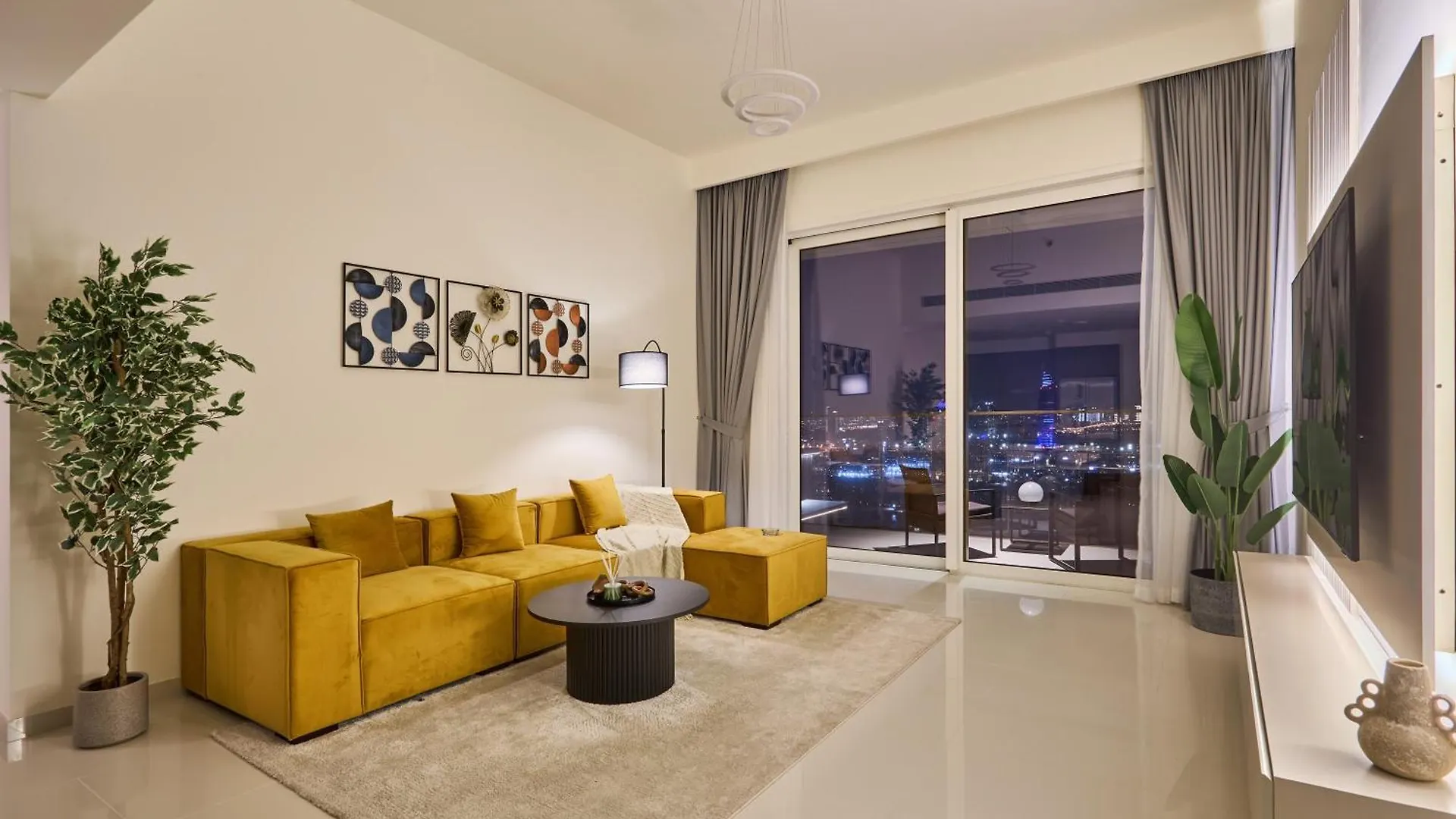 Luxury 2Br Apartment In Grand Bleu Tower At Emaar Beachfront - High Floor With Marina And City View, Private Beach Access By Stayfinity Dubai