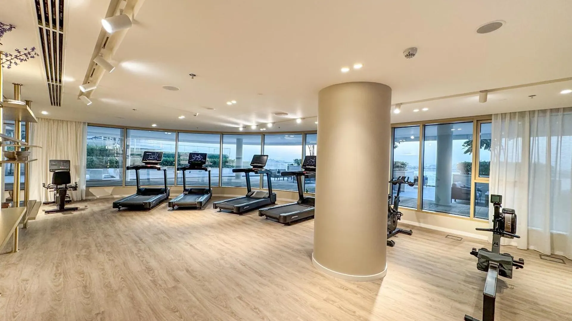 Luxury 2Br Apartment In Grand Bleu Tower At Emaar Beachfront - High Floor With Marina And City View, Private Beach Access By Stayfinity Dubai